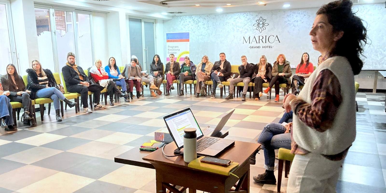 ОДРЖАНА ОБУКА ЗА ПИСАЊЕ ПРЕДЛОГА ПРОЈЕКАТА СА МЕЂУНАРОДНИМ УМРЕЖАВАЊЕМ УЗ УЧЕШЋЕ 30 ПРЕДСТАВНИКА КУЛТУРНЕ СЦЕНЕ ИЗ СРБИЈЕ